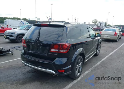 2015 Dodge Journey Crossroad z USA, uszkodzony, nr VIN 3C4PDDGG7FT526845